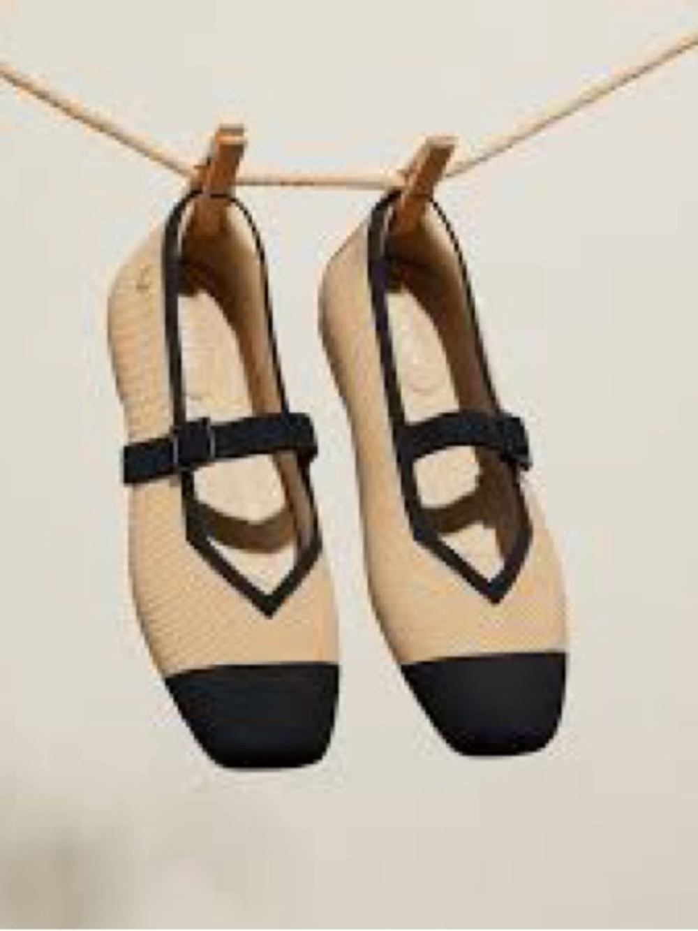Vivaia new classic Beige and Black Ballet Flats size 38 ( USA 7 )